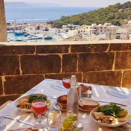 Alojamento de Acomodação e Pequeno-almoço Seaview Terrace Ghajnsielem